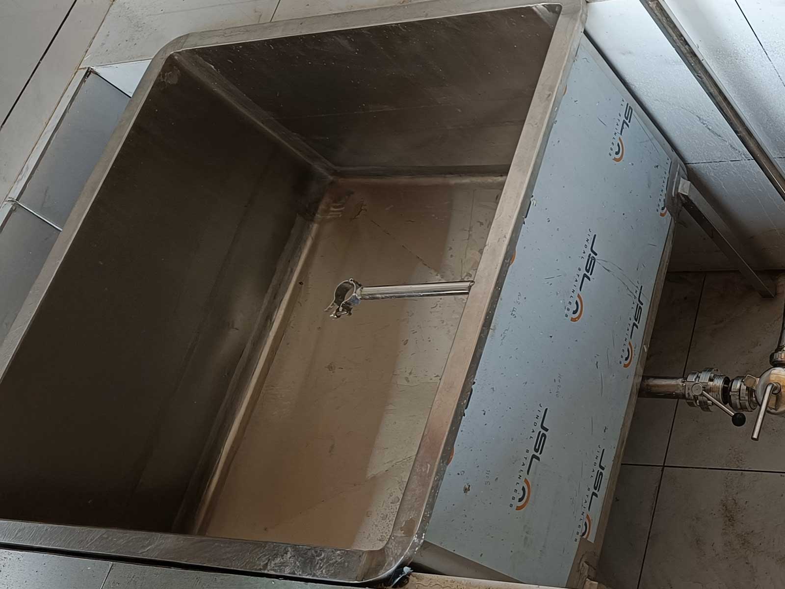 Dumping Tank